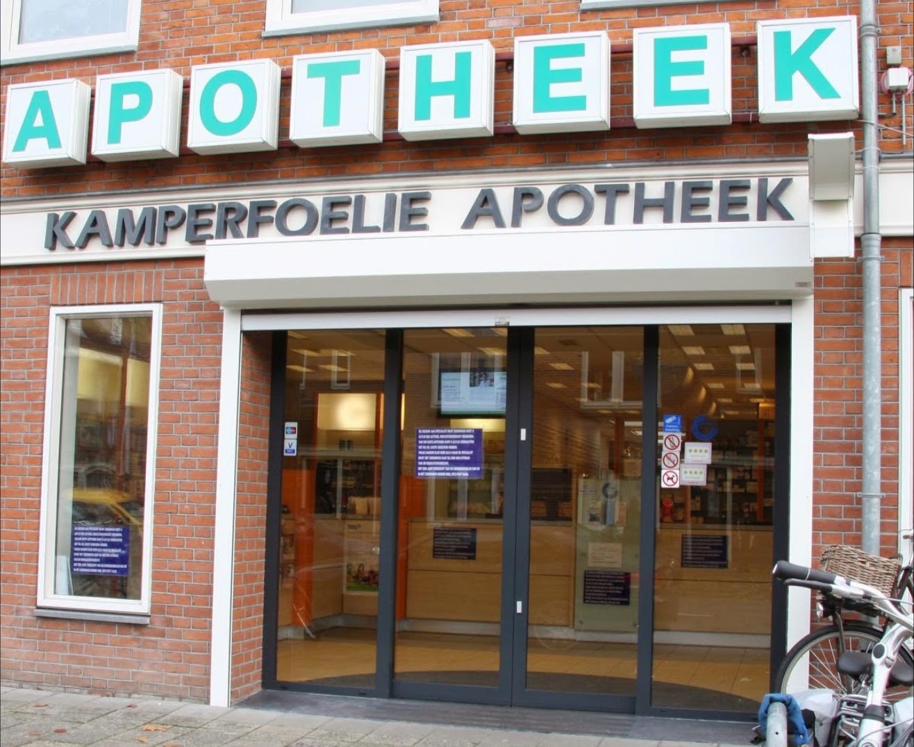 Voorkant Kamperfoelie Apotheek Amsterdam Noord